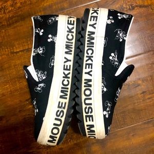 Disney Mickey Mouse Platform Loafers Size 6